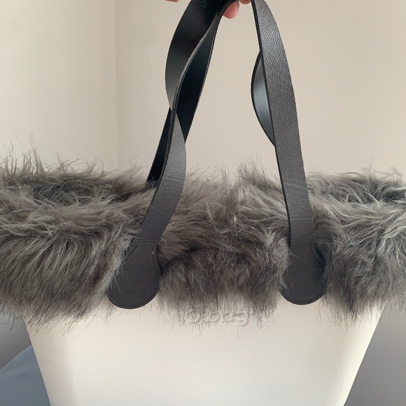 White 0 Bag with Removable Fur Insert - Picture 4 of 4